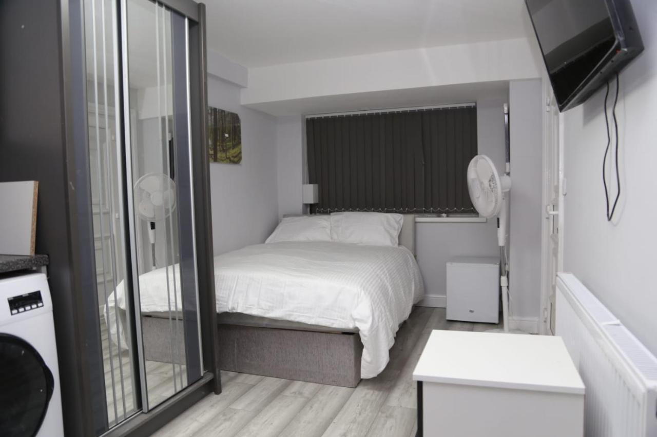 A A Guest Rooms Nightingale Chalet Londen Buitenkant foto